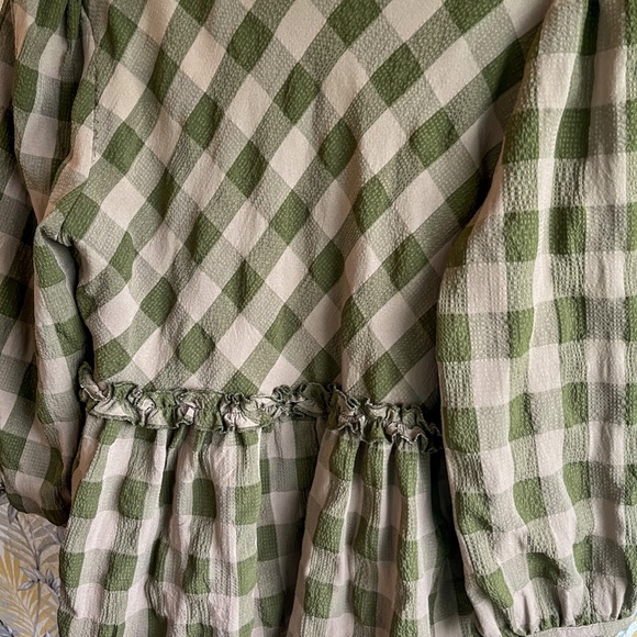 Entro Green & Beige Flowy -Flared Blouse 3/4 Sleeve Size M B007 - Picture 4 of 6